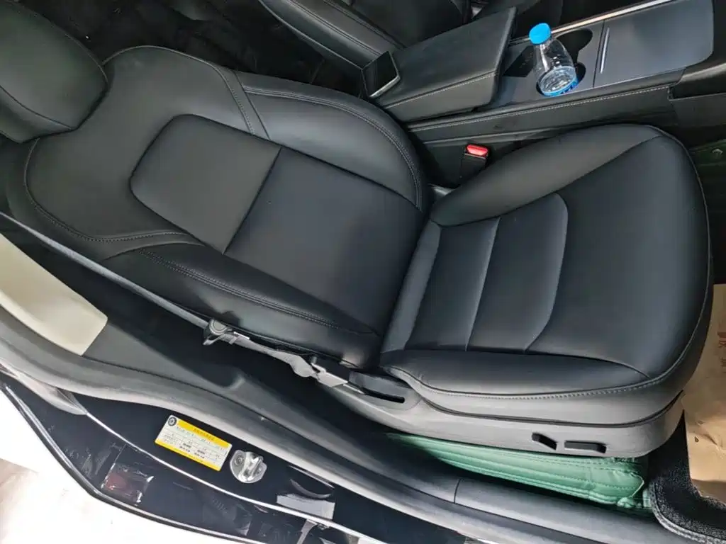 Tesla Model Y — миниатюра 25