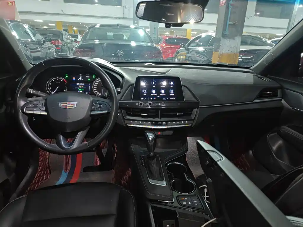 Cadillac CT4 2020 28T Fashion
