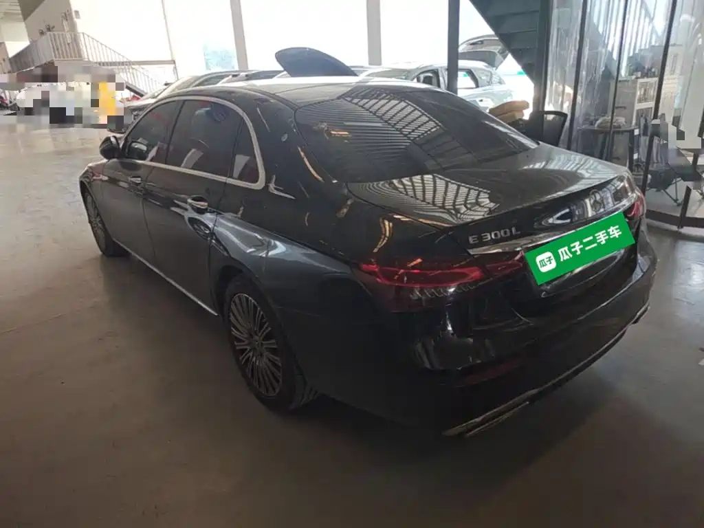 Mercedes-Benz E-Class — миниатюра 5