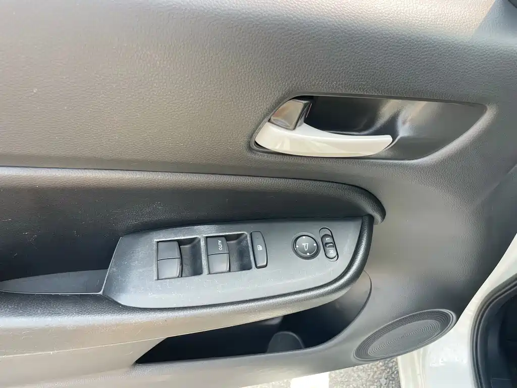 Honda Fit — миниатюра 12
