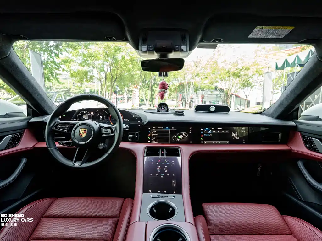 Porsche Taycan — миниатюра 9