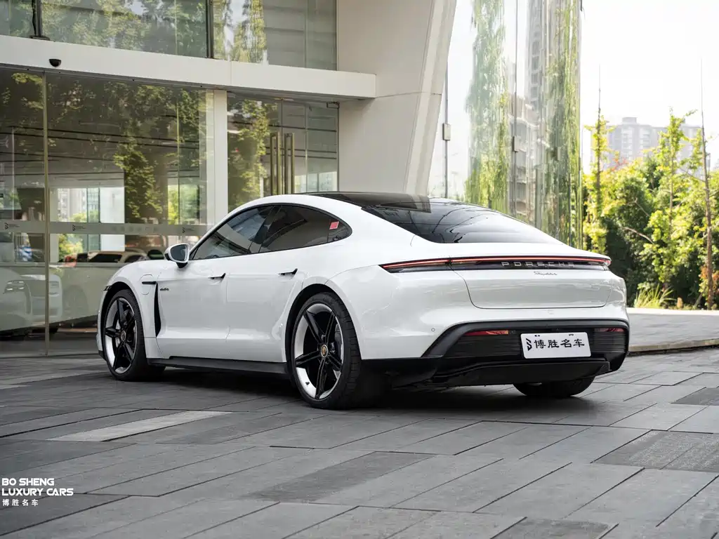 Porsche Taycan — миниатюра 5