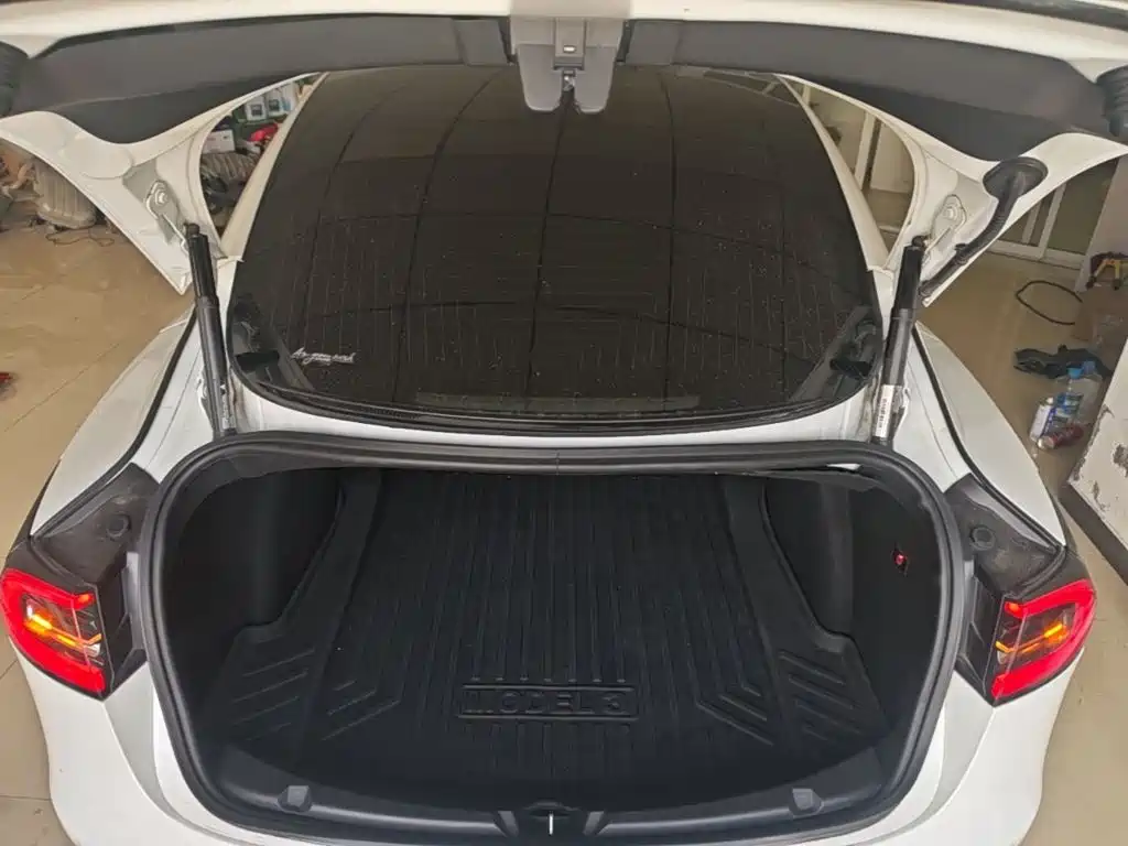 Tesla Model 3 — миниатюра 19