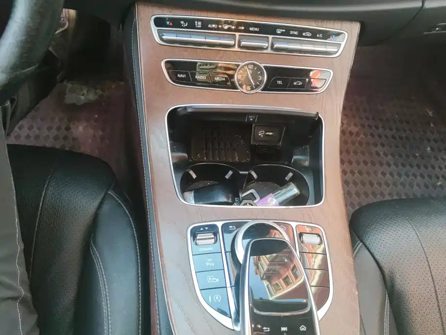 Mercedes-Benz E-Class — миниатюра 16