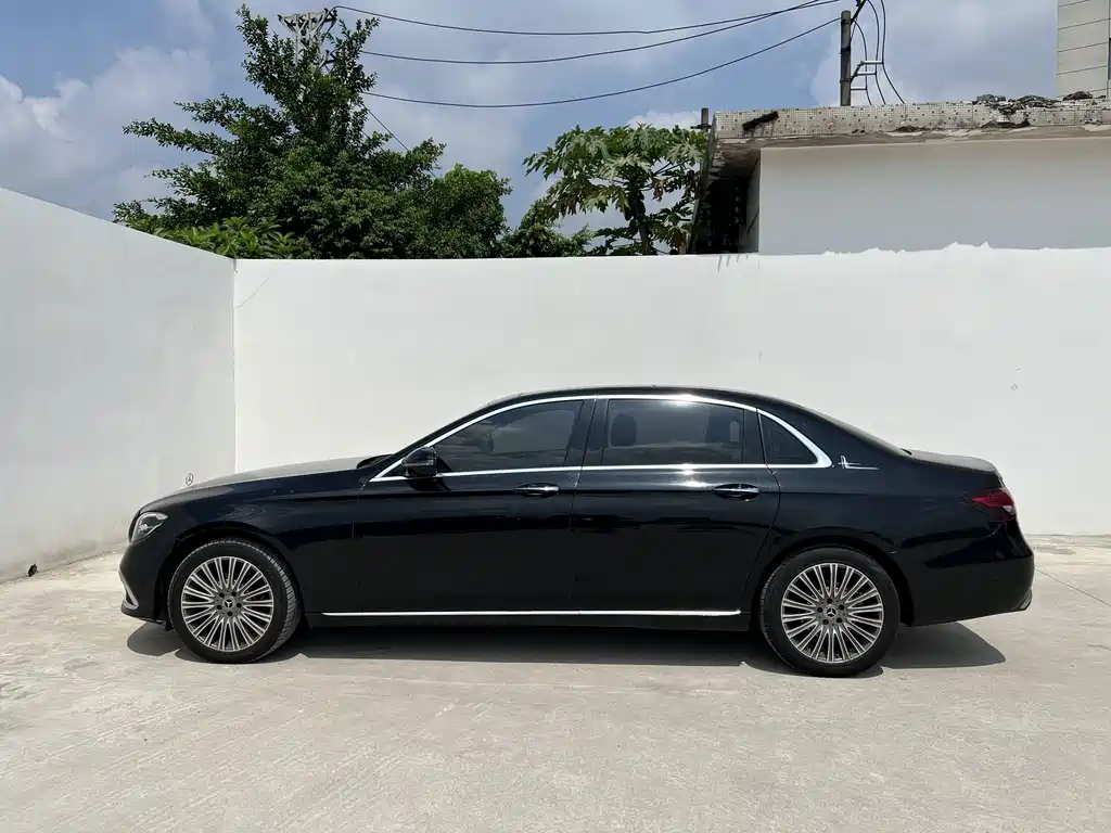 Mercedes-Benz E-Class — миниатюра 4