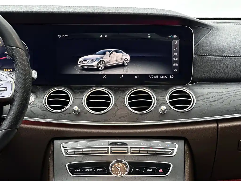 Mercedes-Benz E-Class — миниатюра 11