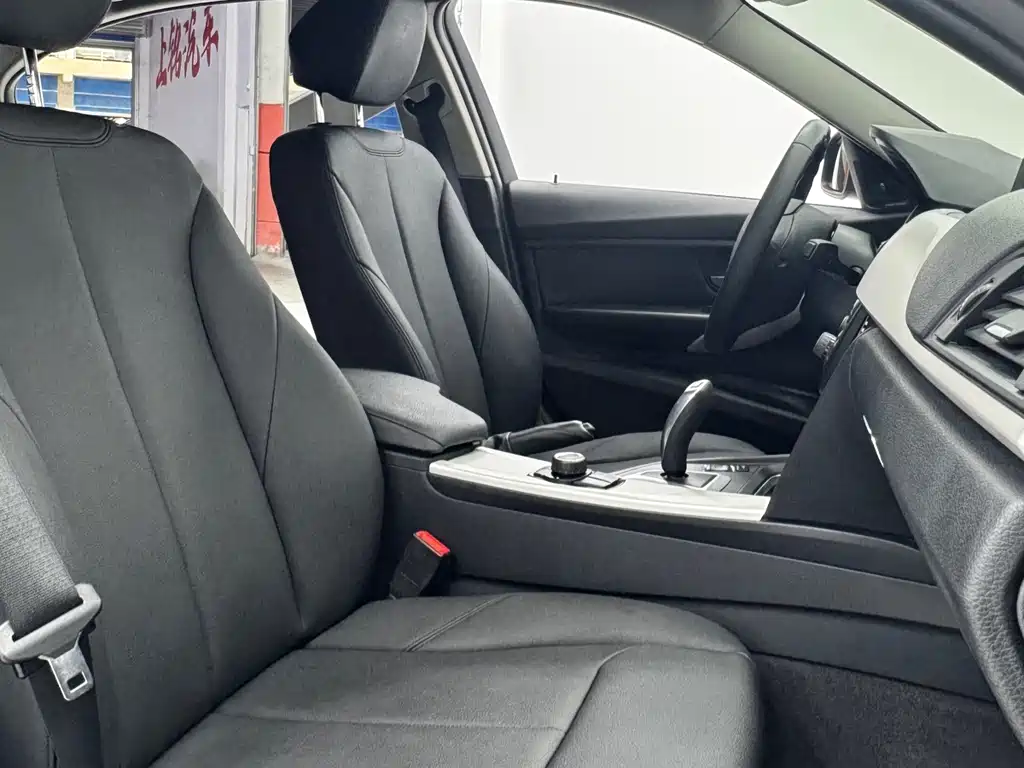 BMW 3 Series — миниатюра 7