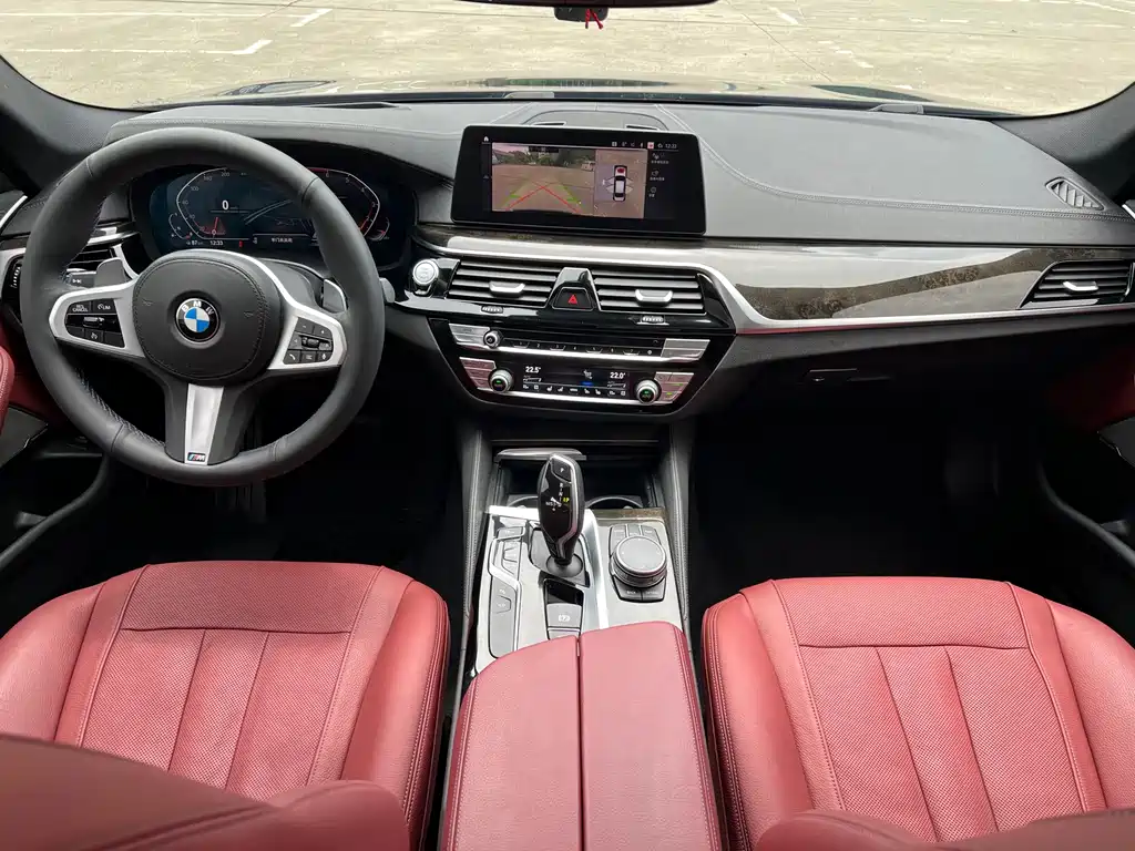BMW 5 Series — миниатюра 9