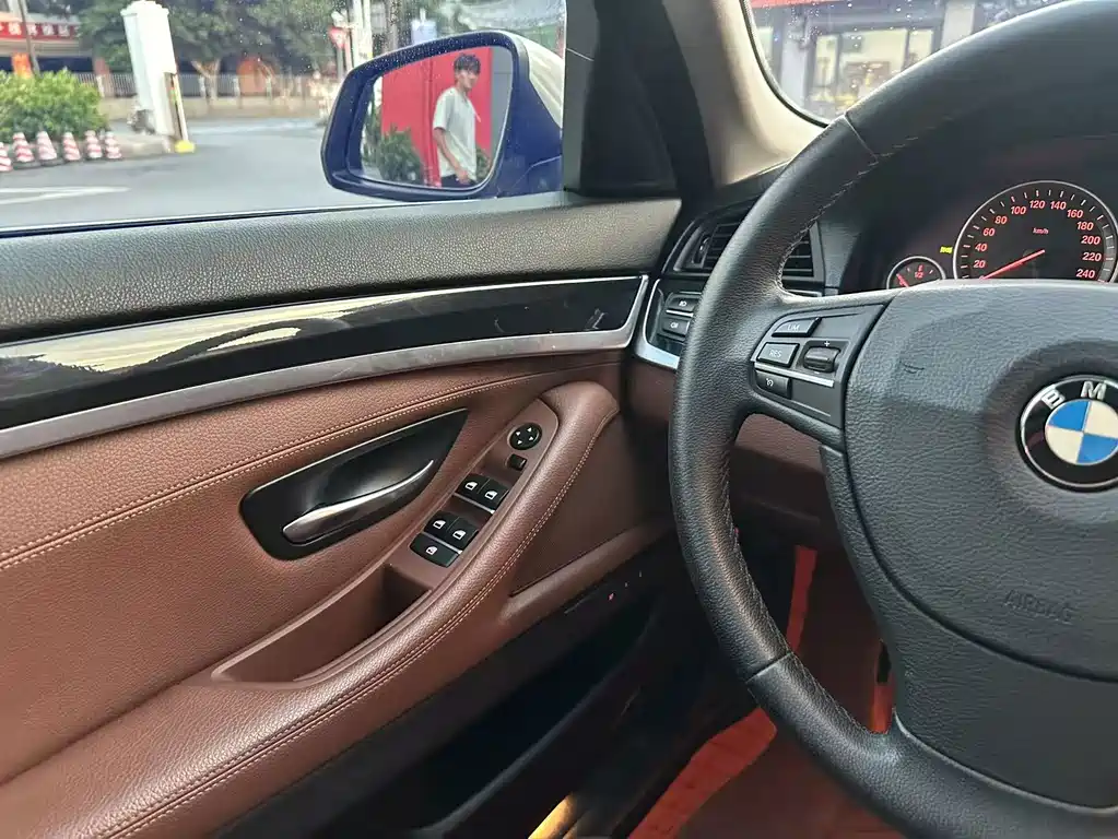 BMW 5 Series (Import) — миниатюра 14