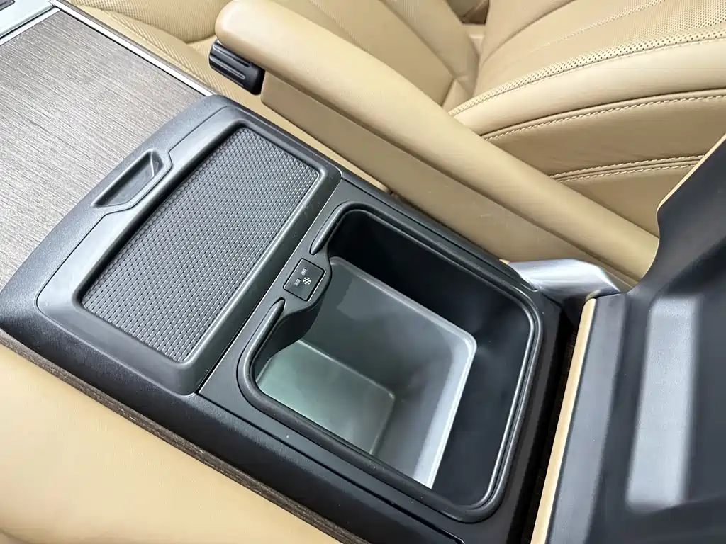 Land Rover Range Rover — миниатюра 17
