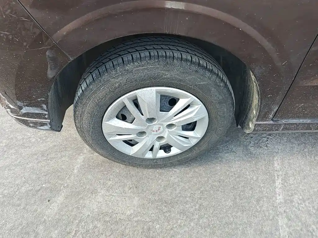 Wuling Hongguang — миниатюра 23