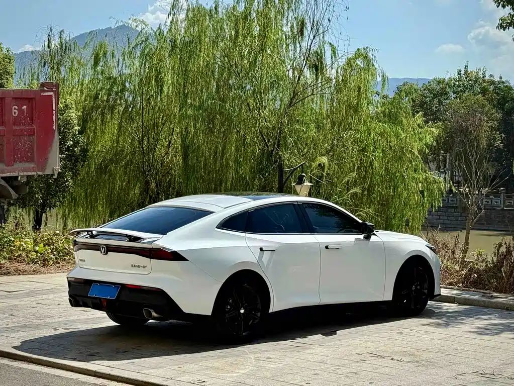 Changan UNI-V — миниатюра 5