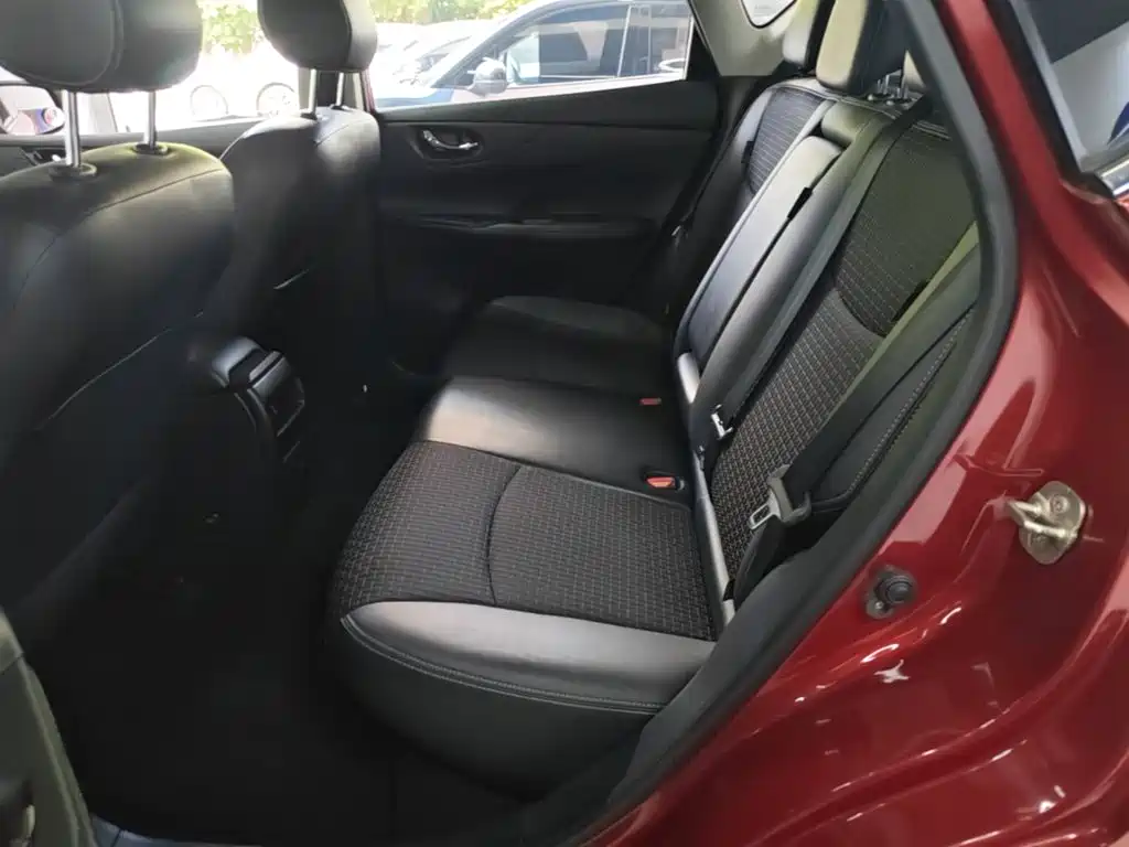 Nissan Tiida — миниатюра 17