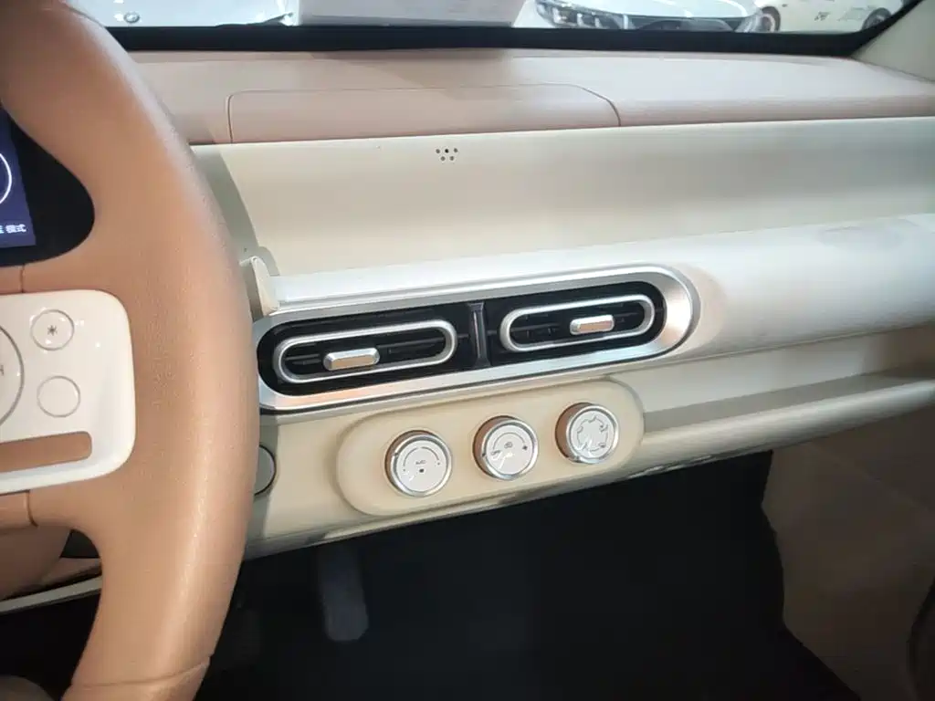 Wuling MINIEV — миниатюра 13