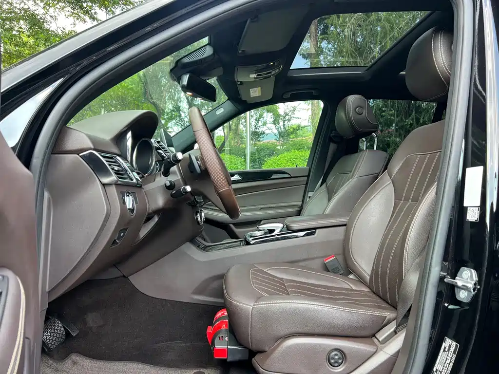 Mercedes-Benz GLE (Import) — миниатюра 6
