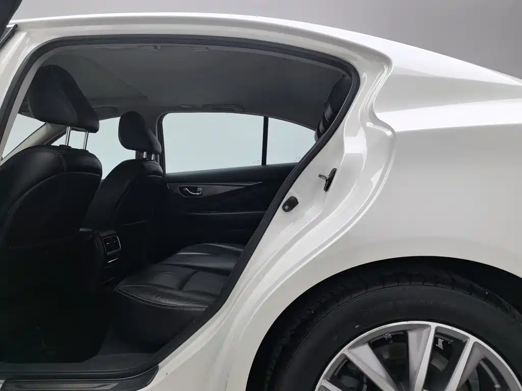 Infiniti Q50L — миниатюра 15