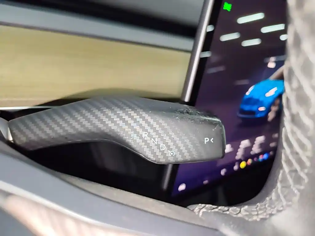 Tesla Model Y — миниатюра 14