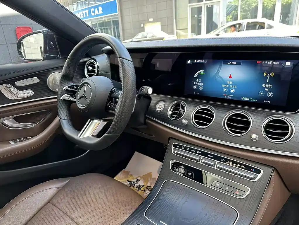 Mercedes-Benz E-Class — миниатюра 2