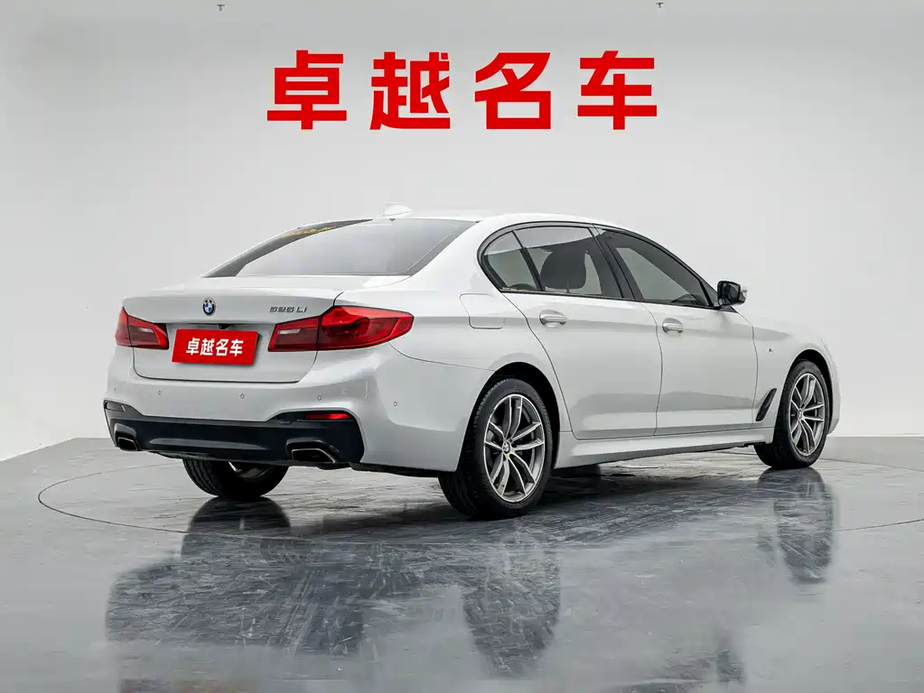 BMW 5 Series — миниатюра 4