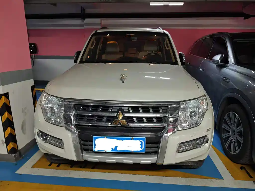 Mitsubishi Pajero (Import) — миниатюра 2
