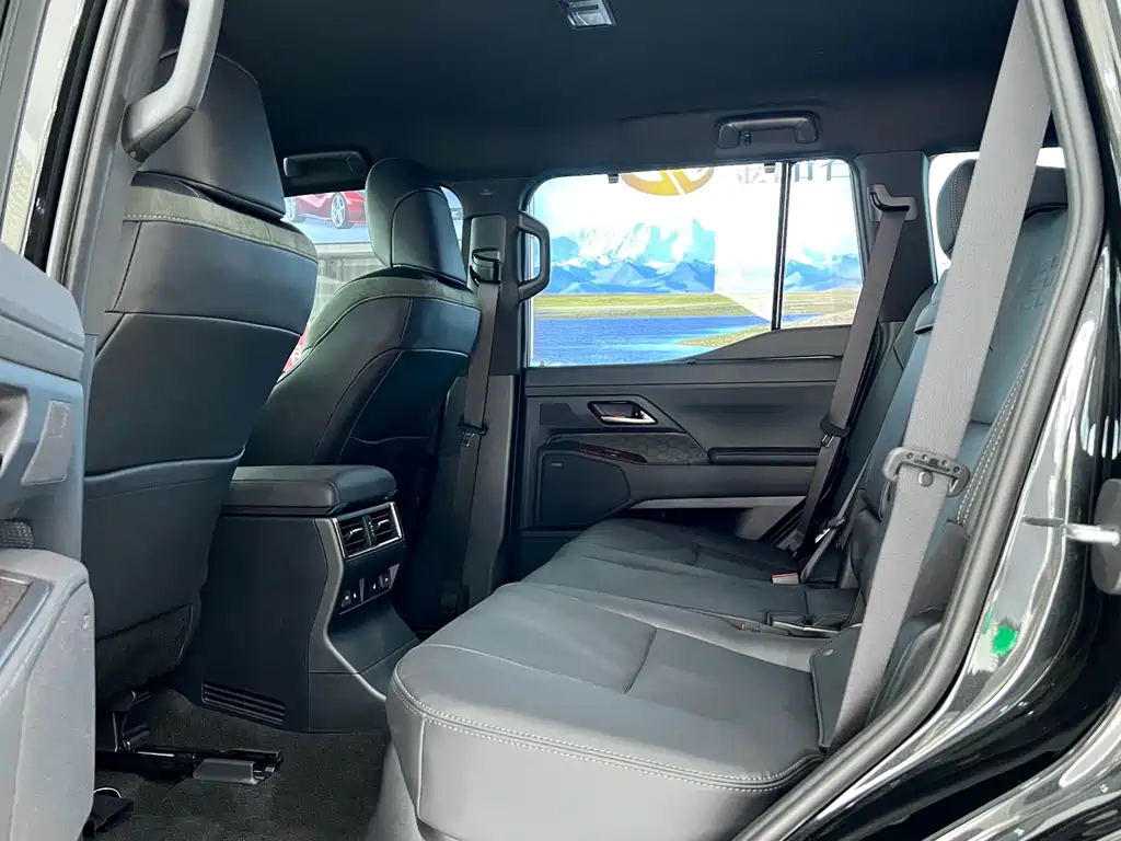 Lexus GX — миниатюра 10