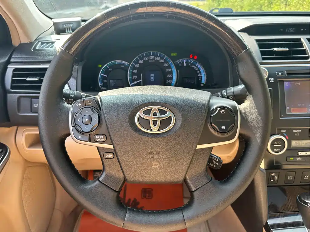 Toyota Camry — миниатюра 6