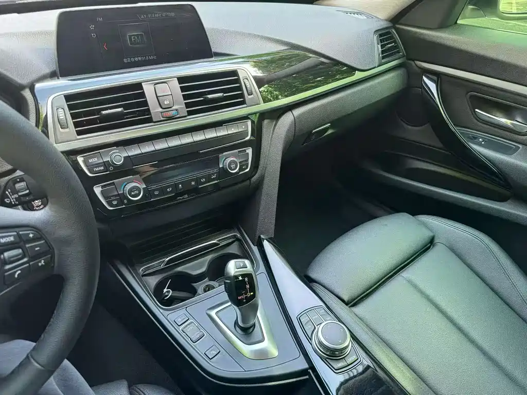 BMW 3 Series GT — миниатюра 8