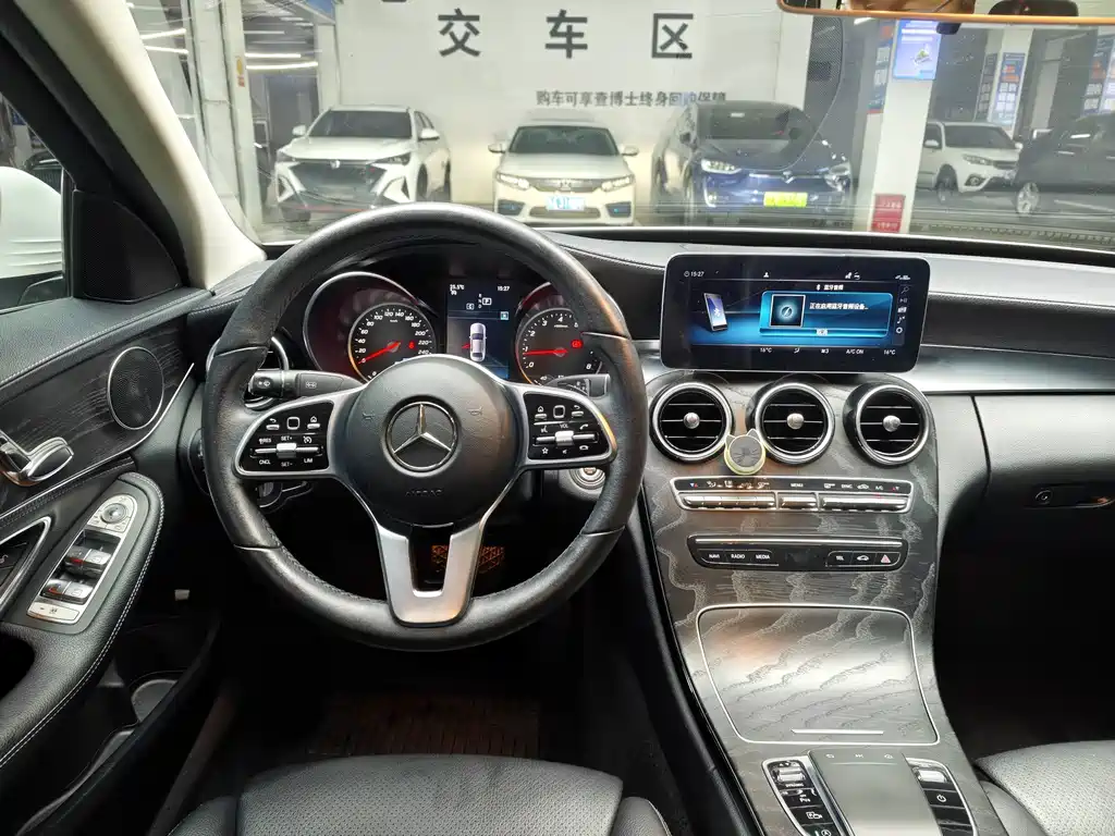 Mercedes-Benz C-Class — миниатюра 7