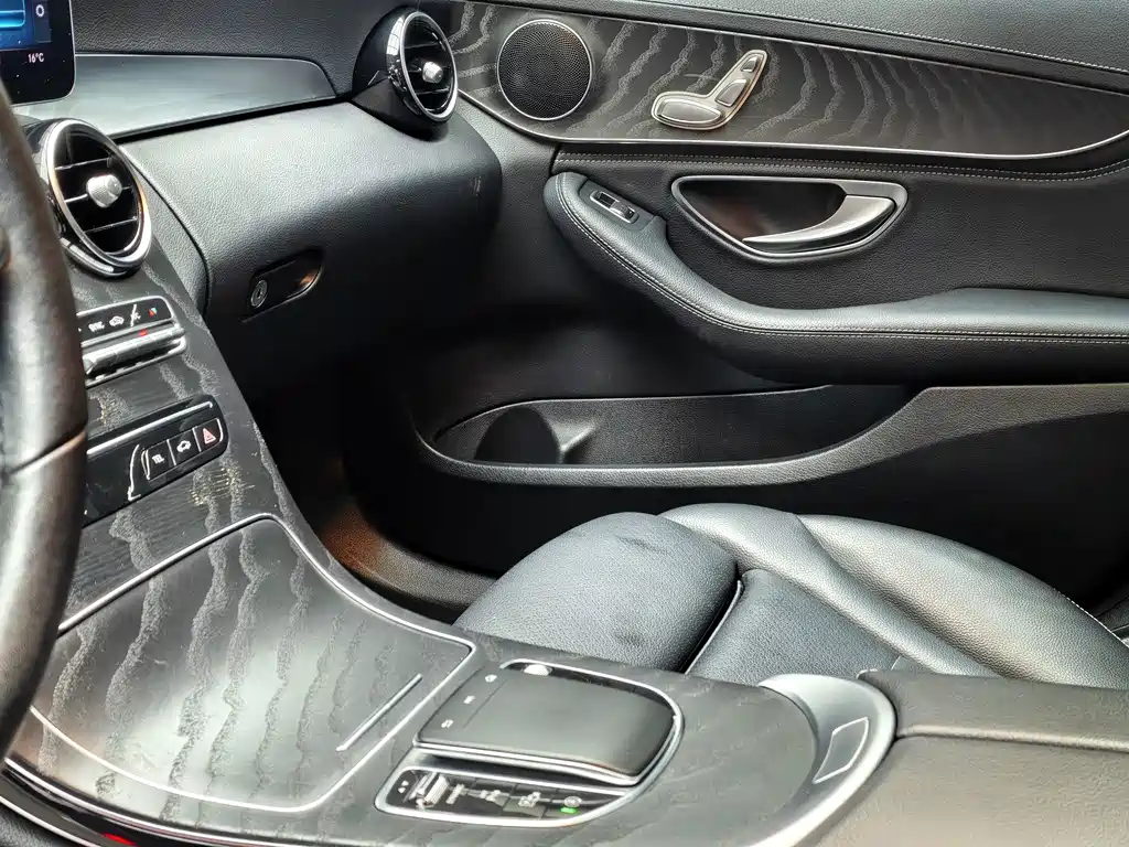 Mercedes-Benz C-Class — миниатюра 9