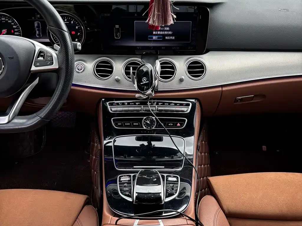 Mercedes-Benz E-Class — миниатюра 10