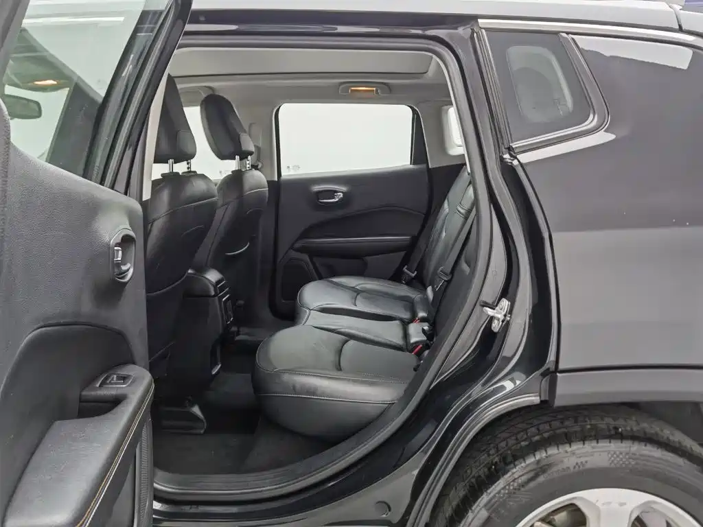 Jeep Compass — миниатюра 15