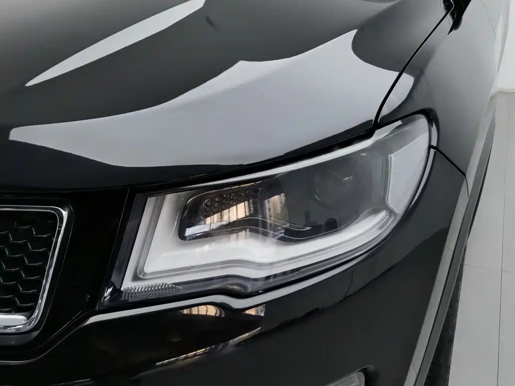 Jeep Compass — миниатюра 7