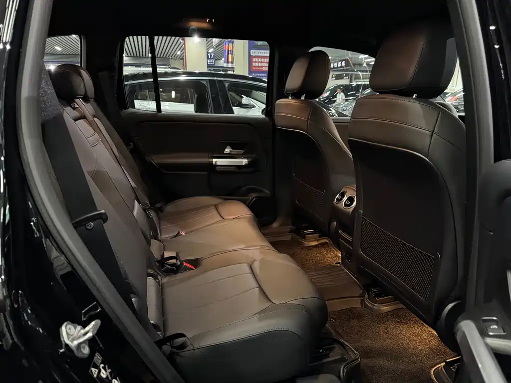 Mercedes-Benz GLB — миниатюра 13
