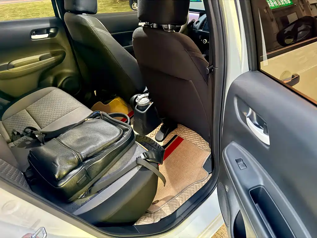 Honda Fit — миниатюра 9