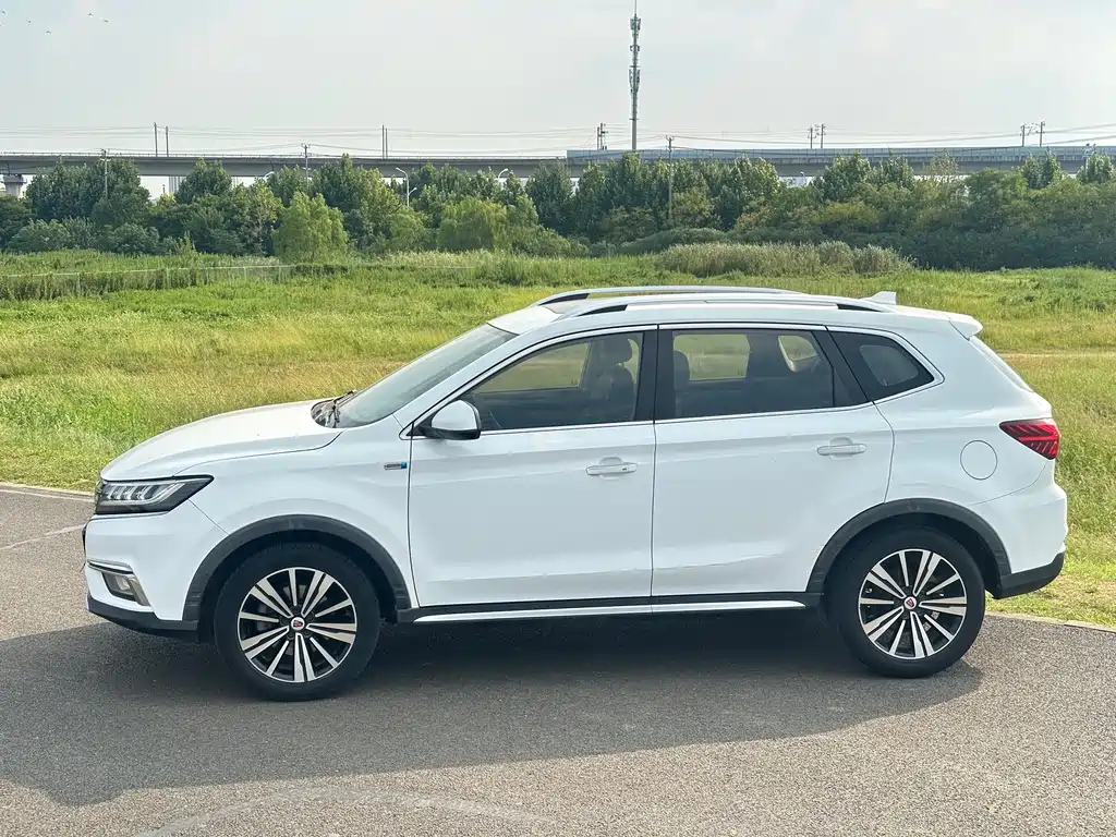 Roewe RX5 — миниатюра 3