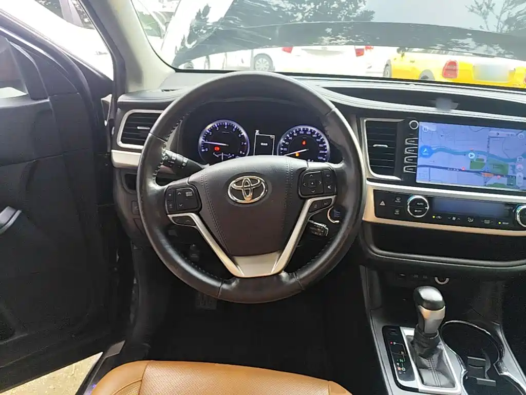 Toyota Highlander — миниатюра 11