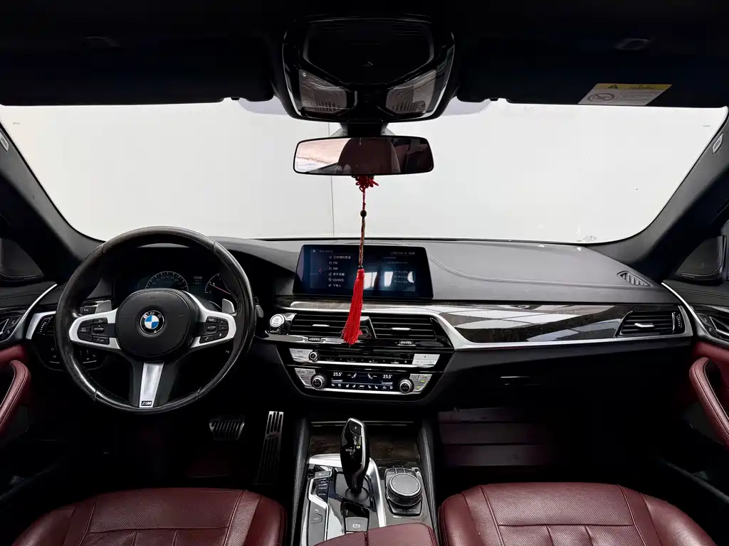 BMW 5 Series — миниатюра 20