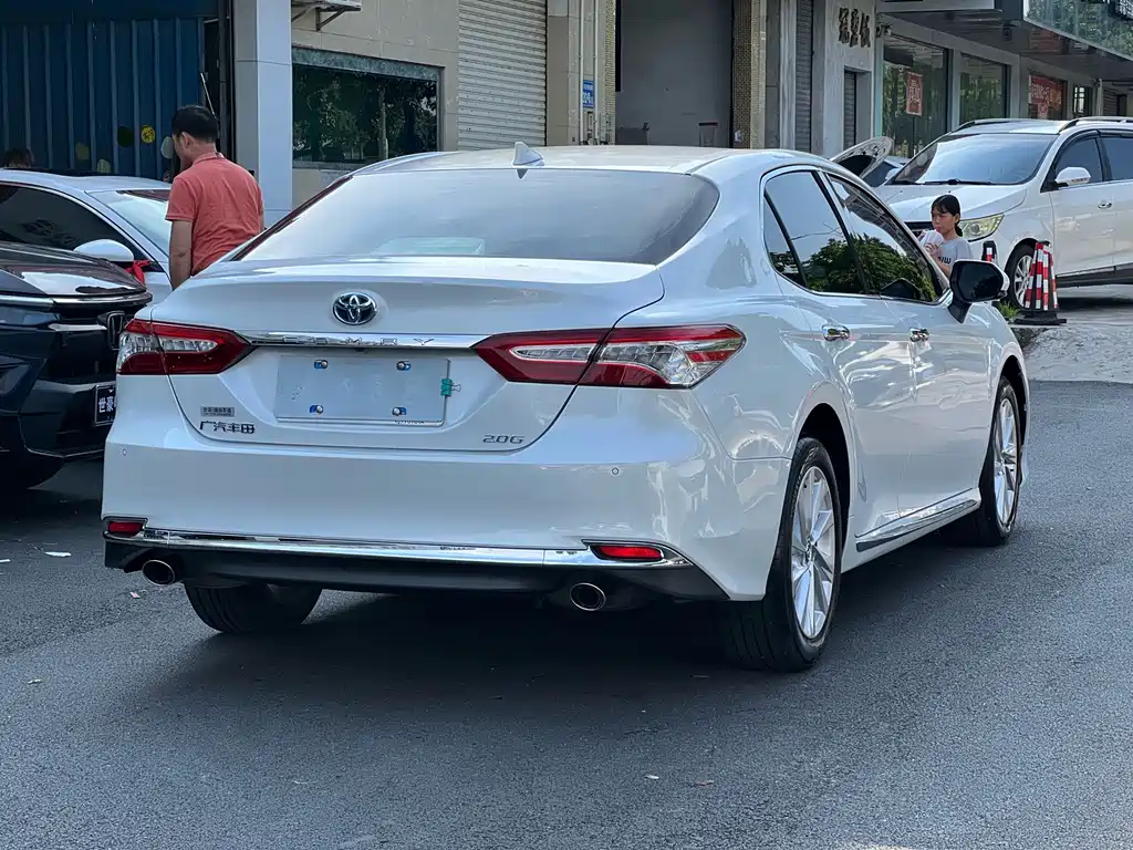 Toyota Camry — миниатюра 9
