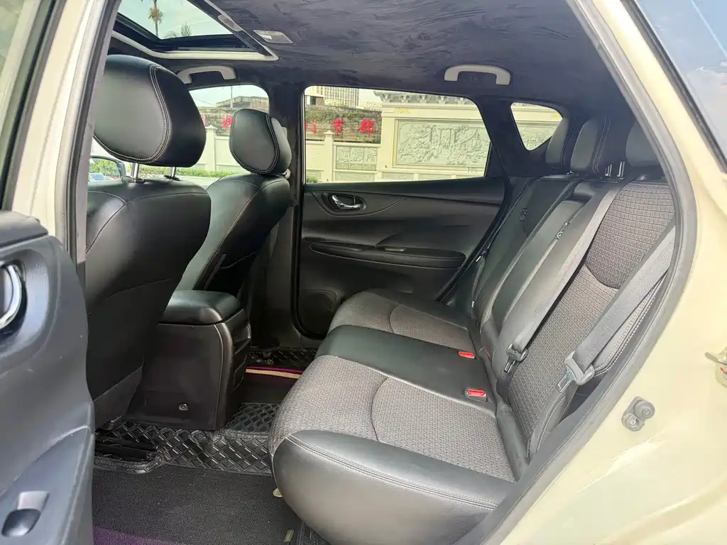Nissan Tiida — миниатюра 14