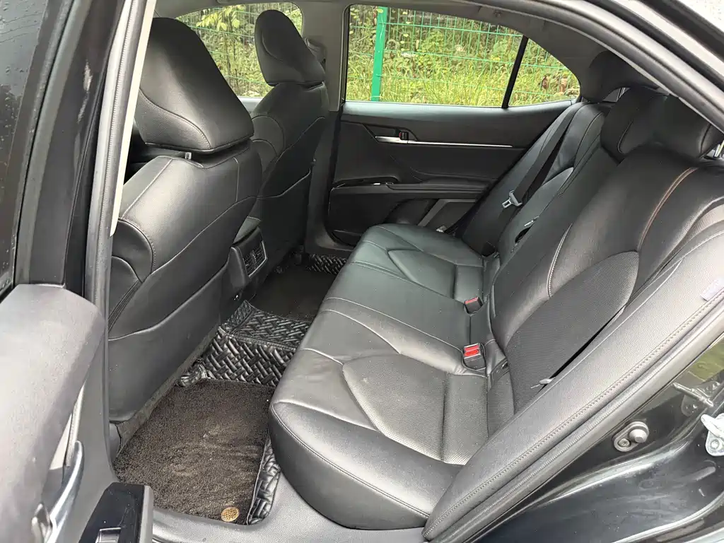 Toyota Camry — миниатюра 4