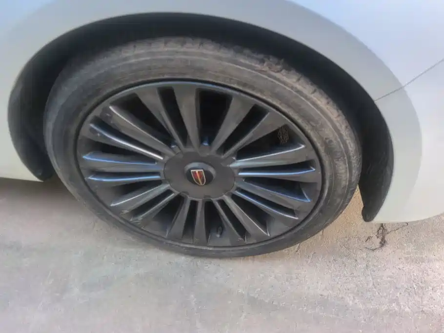 Hongqi Hongqi H5 — миниатюра 6