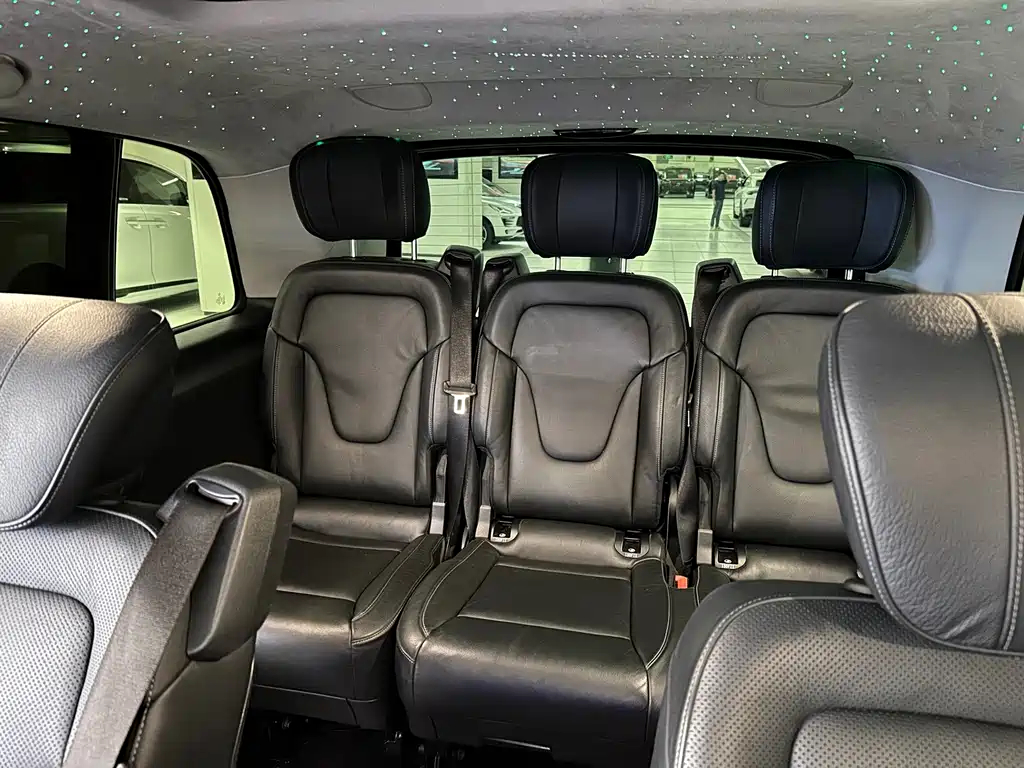 Mercedes-Benz V-Class — миниатюра 17