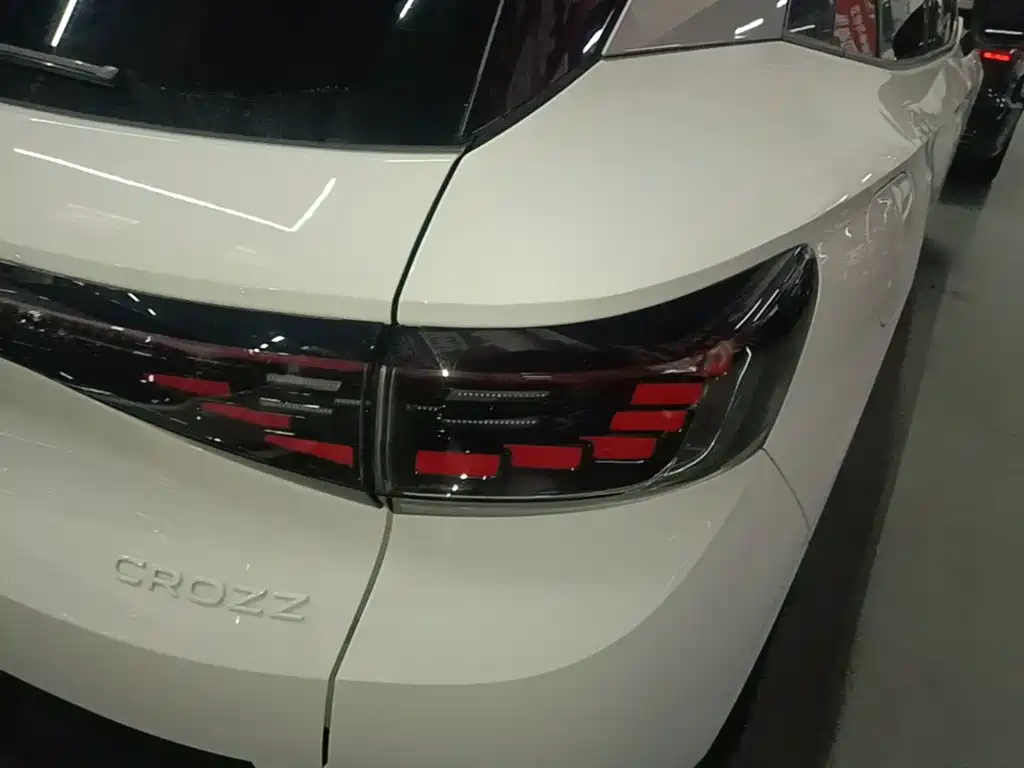 Volkswagen ID.4 Crozz — миниатюра 8