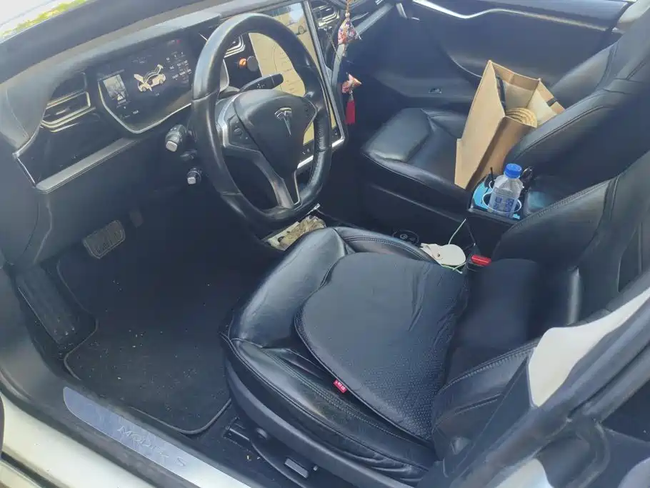 Tesla Model S — миниатюра 9