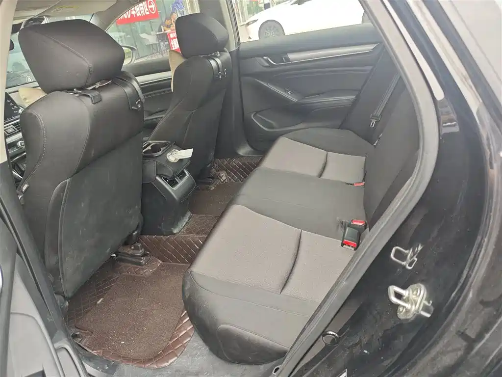 Honda Accord — миниатюра 7