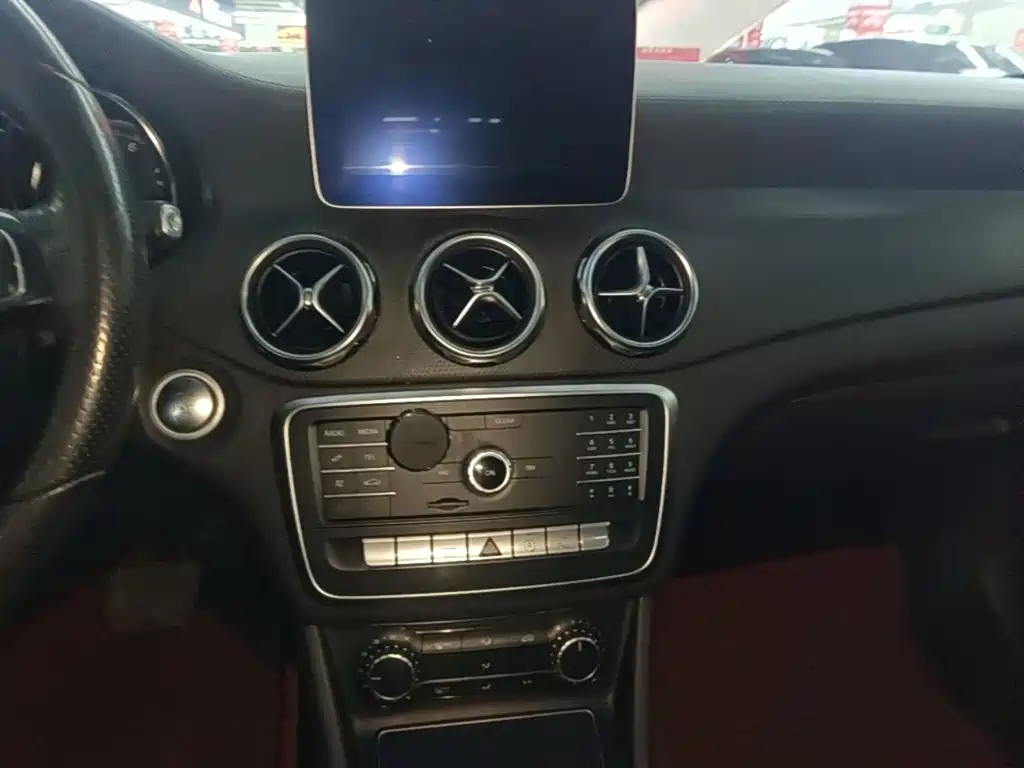 Mercedes-Benz GLA — миниатюра 13