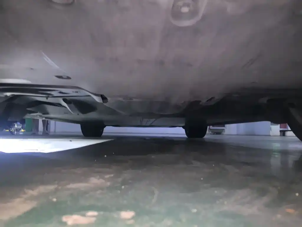 Tesla Model Y — миниатюра 25