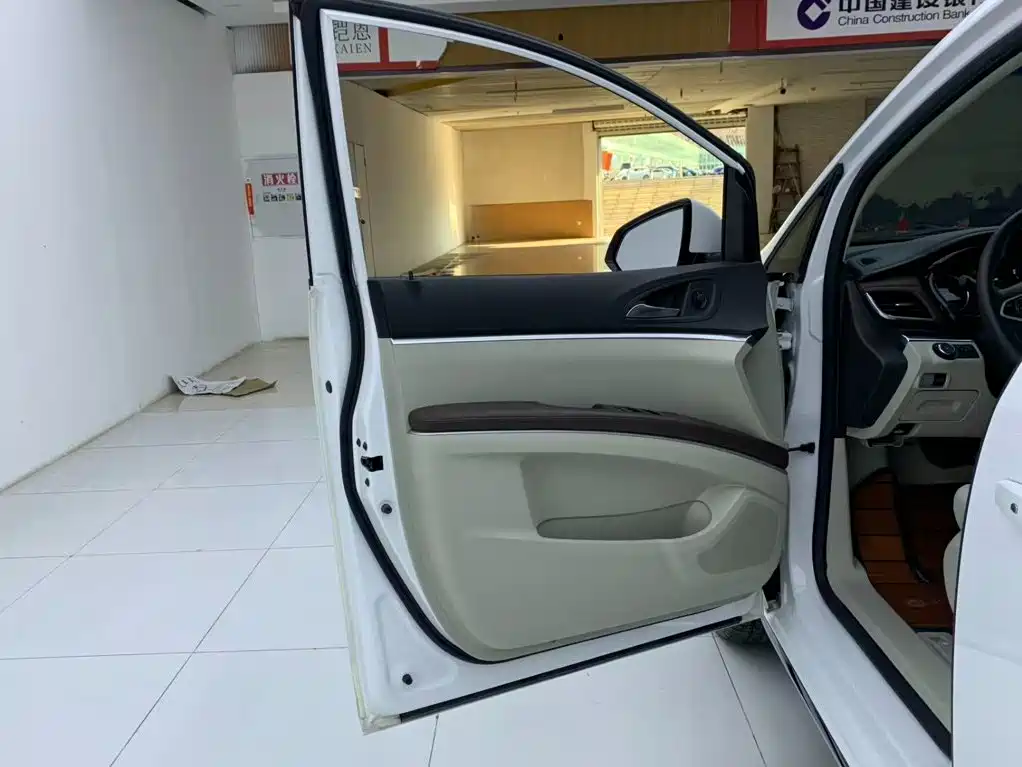 Buick GL8 — миниатюра 23