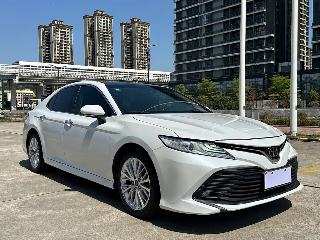 TOYOTA CAMRY