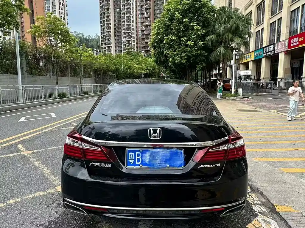 Honda Accord — миниатюра 2